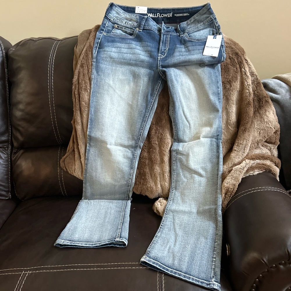 Wallflower LUSCIOUS CURVY BOOTCUT Jeans - Picture 2 of 4